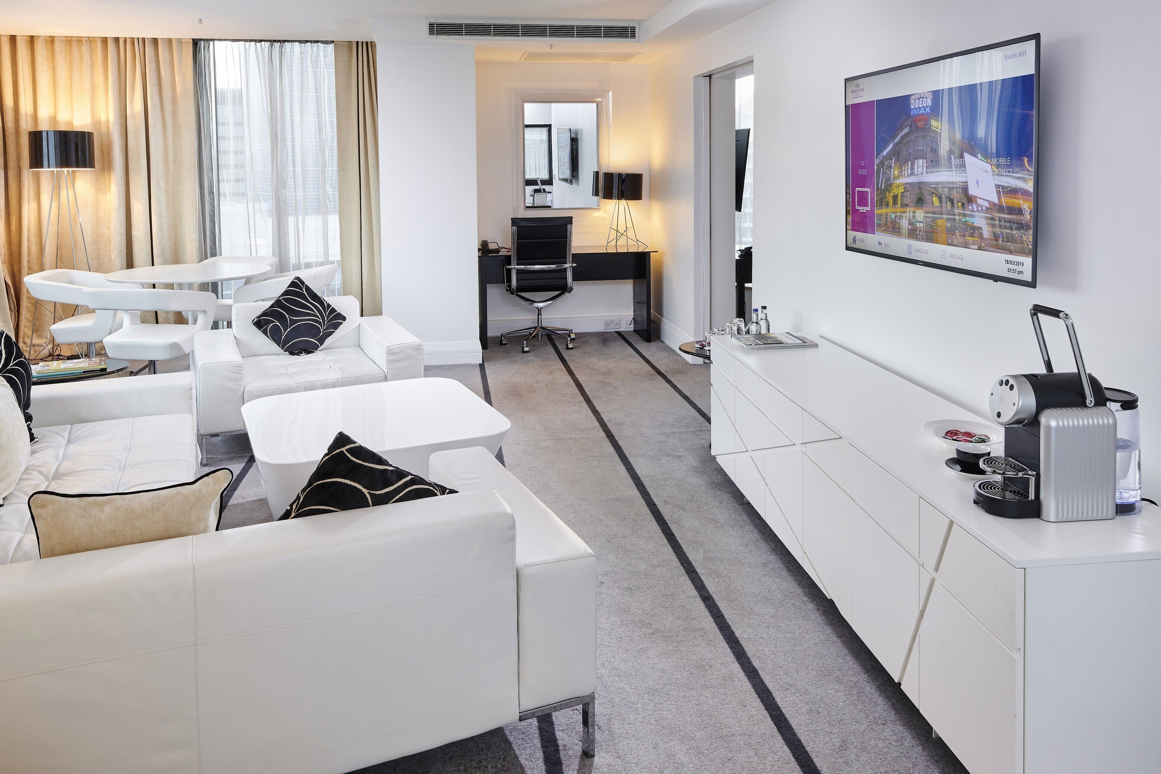 junior suite, 1 king bed | premium bedding, minibar, in-room safe, desk