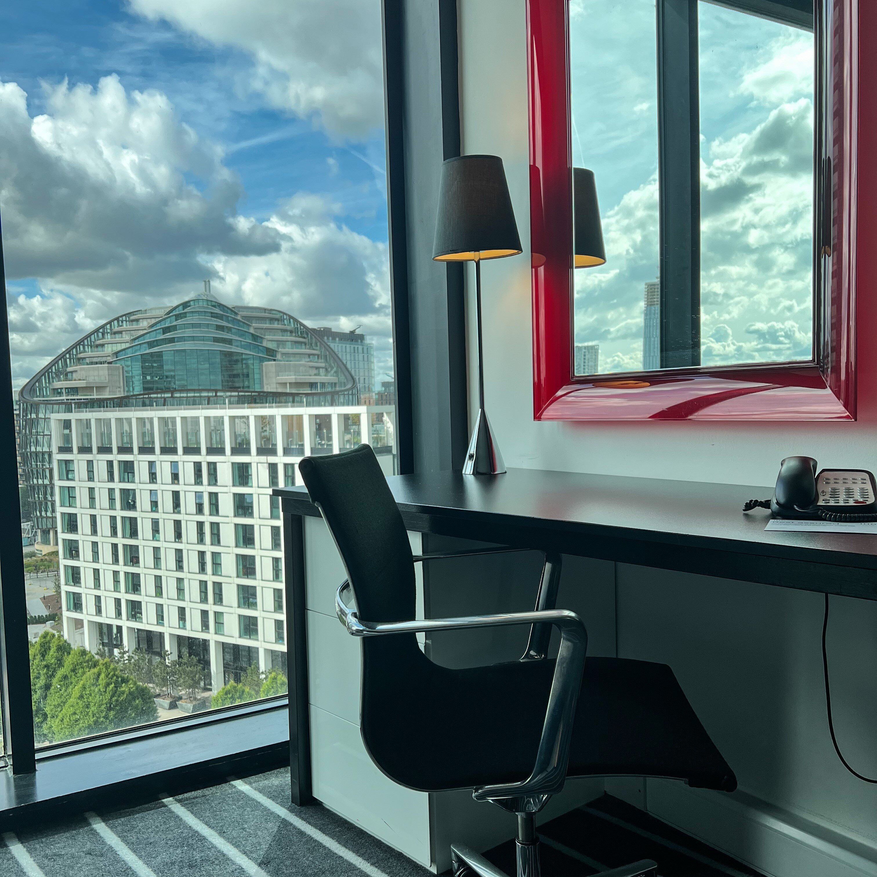 club room, 1 king bed (club floor) | premium bedding, minibar, in-room safe, desk