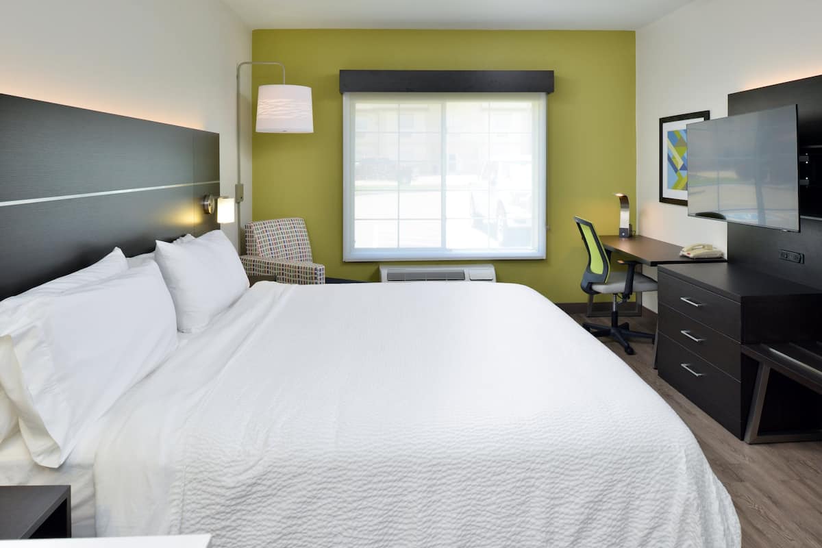 Premium bedding, pillowtop beds, in-room safe, desk