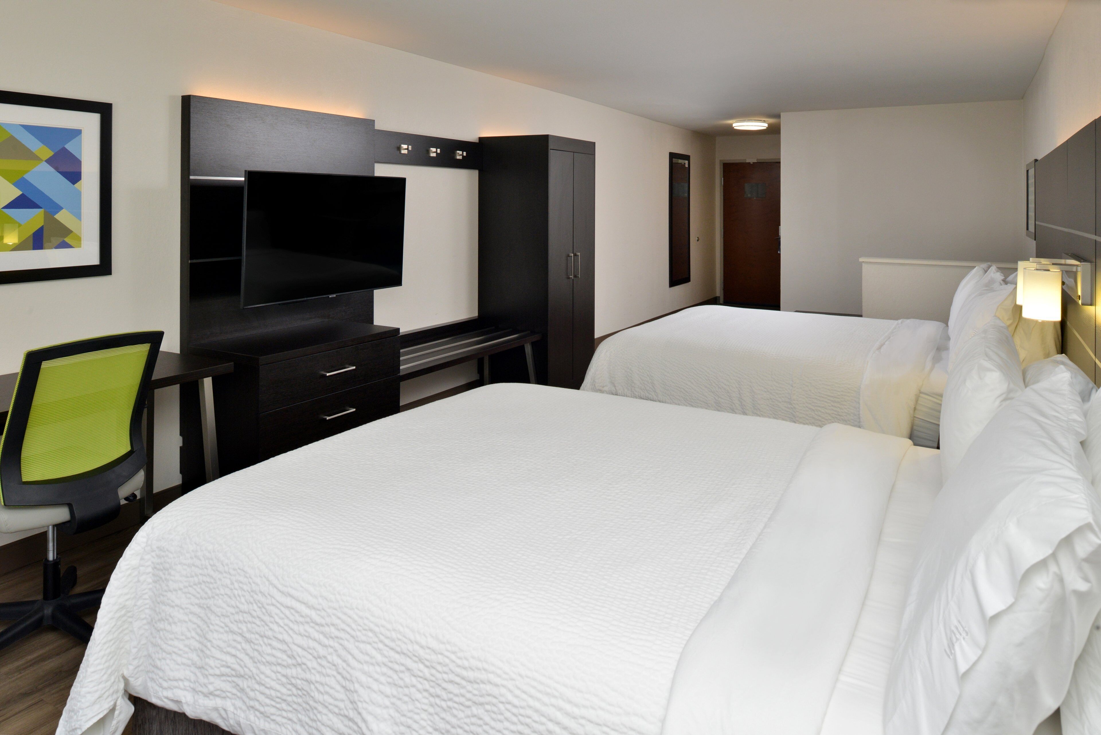 premium bedding, pillow-top beds, in-room safe, desk