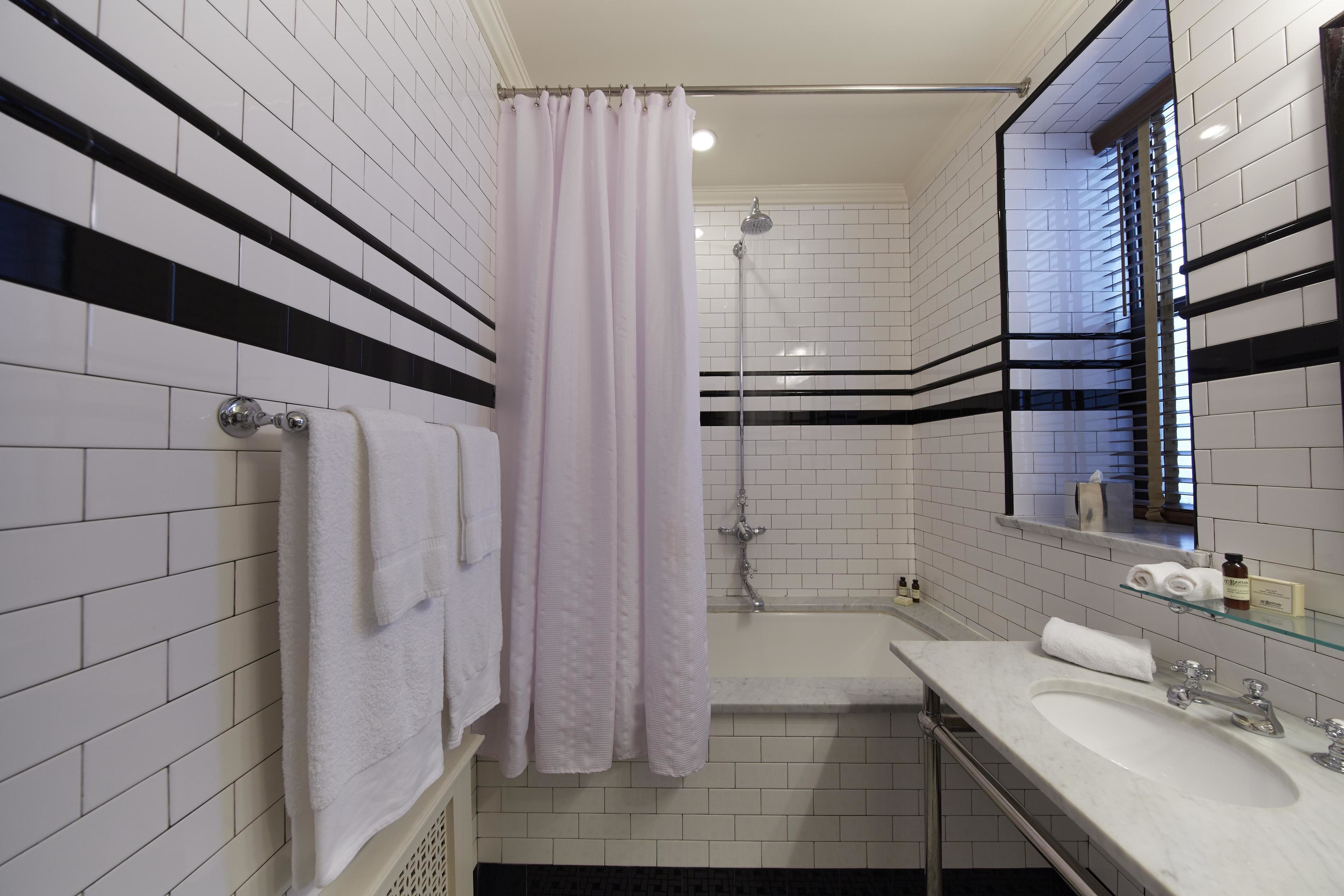 captain's cabin | bathroom | free toiletries, dressing gowns, slippers, towels