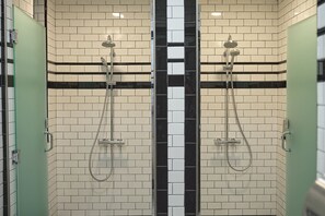 Salle de bain partagée