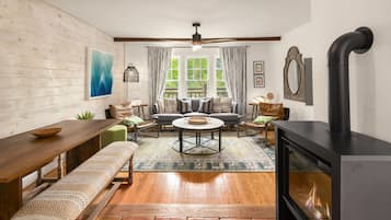 Suite, 3 Bedrooms, Private Bathroom