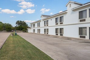 Exterior - Motel 6 Dallas - Irving DFW Airport South (Irving)