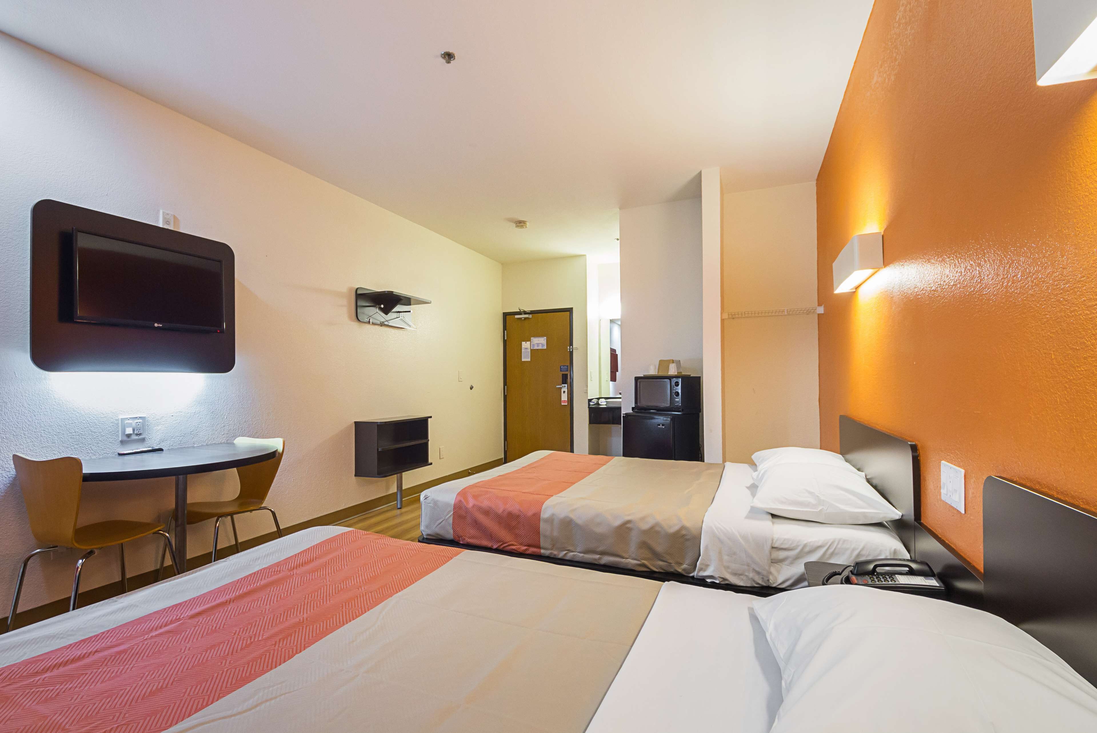 Wifi gratis y ropa de cama