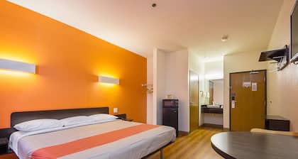 Motel 6 Dallas - Irving DFW Airport South