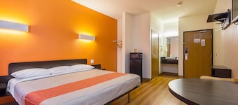 Motel 6 Dallas - Irving DFW Airport South