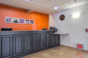 Lobby - Motel 6 Dallas - Irving DFW Airport South (Irving)