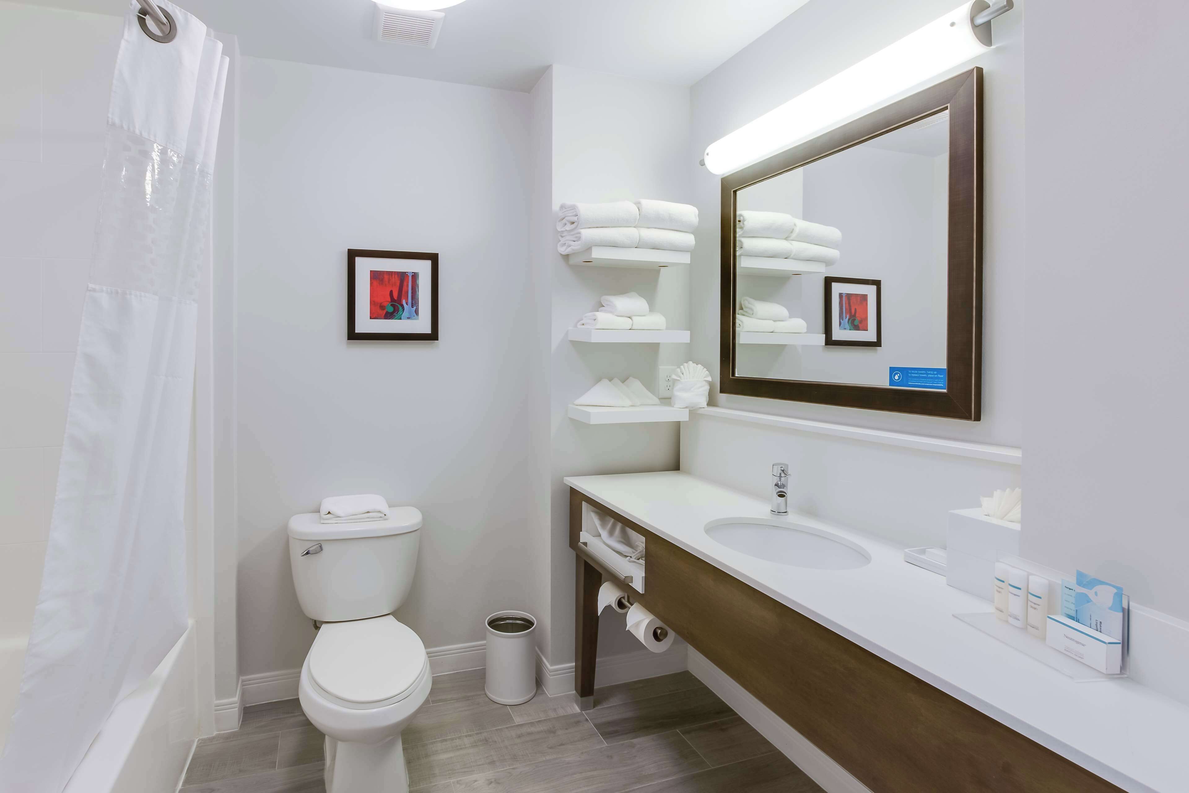 Studio, 2 Queen Beds, Non Smoking, Refrigerator & Microwave | Bathroom | Free toiletries, hair dryer, towels, soap