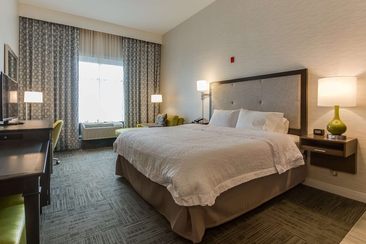 Premium bedding, in-room safe, individually furnished, desk