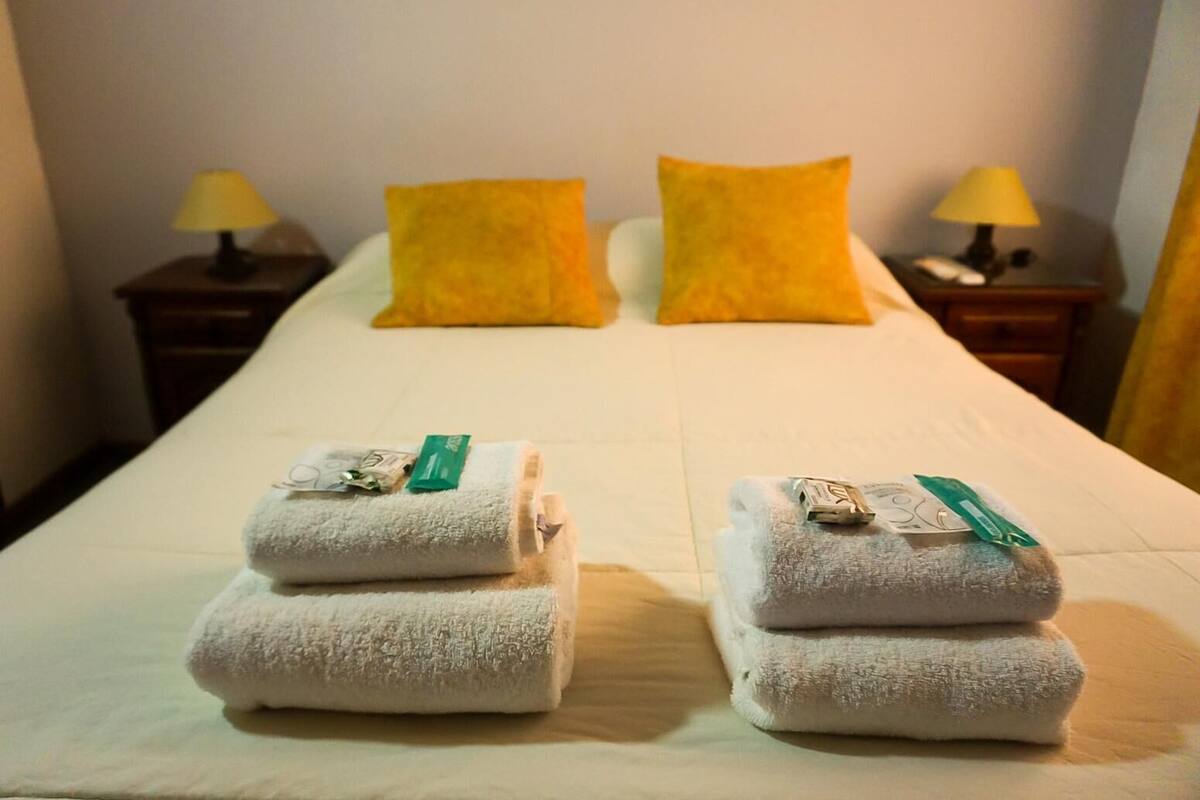 Coffres-forts dans les chambres, draps fournis