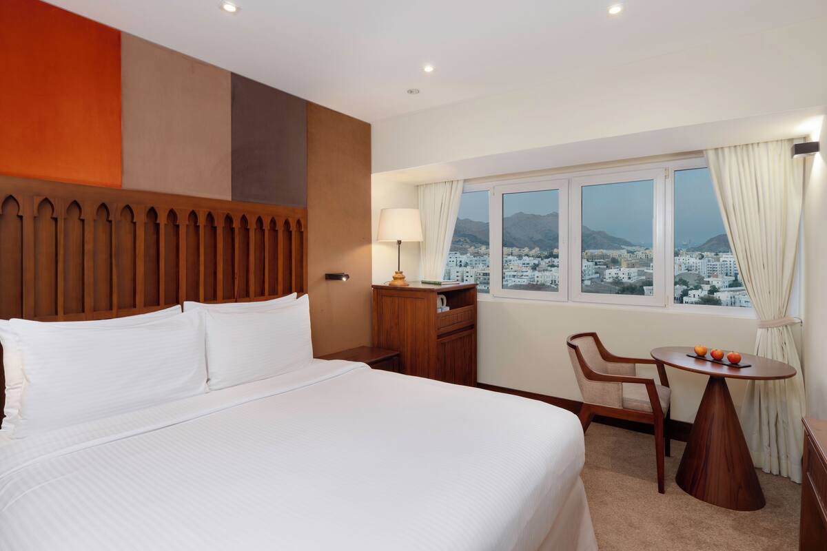 Premium bedding, minibar, in-room safe, desk