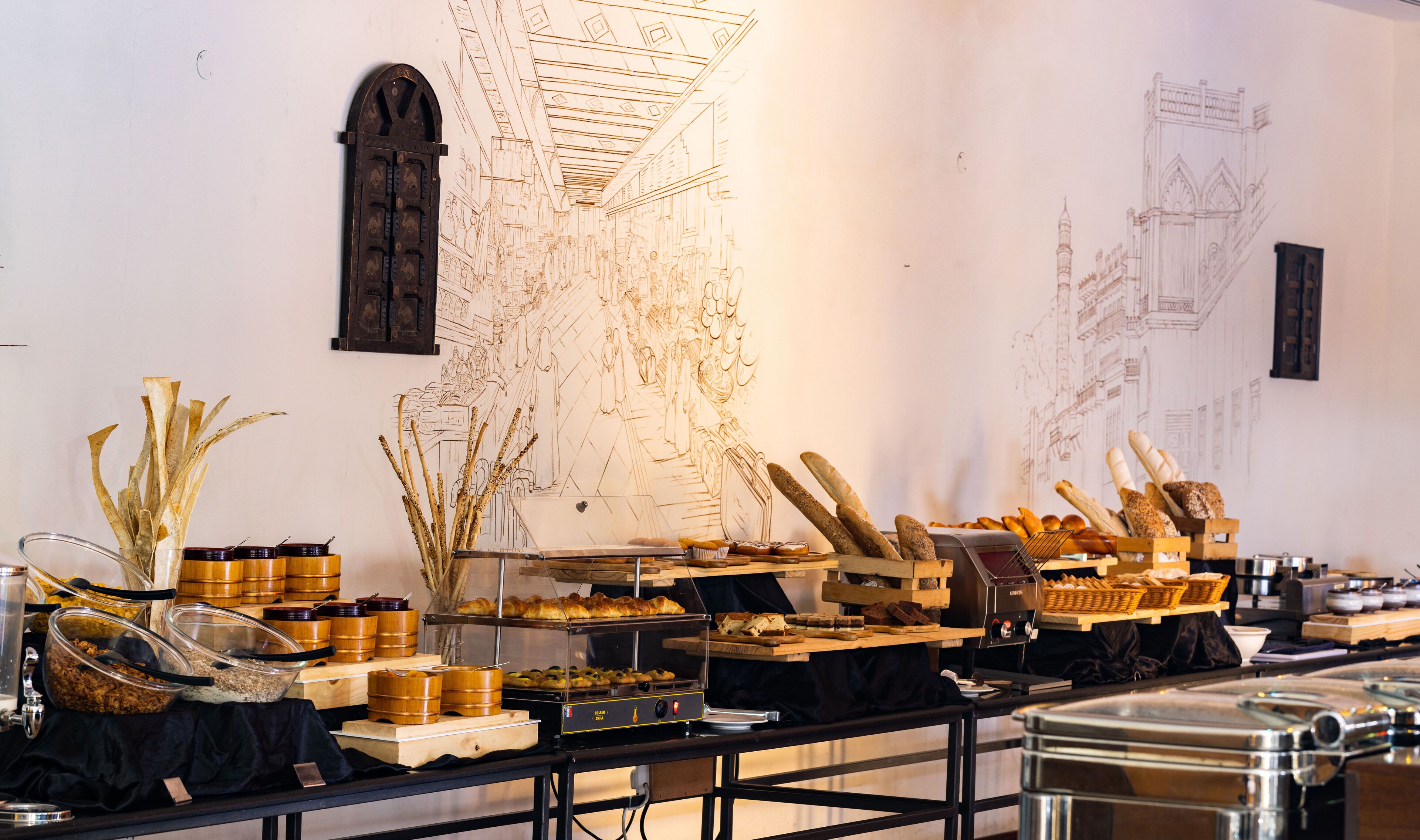 อาหารเช้าแบบคอนติเนนทัลทุกวัน (OMR 5 ต่อคน)