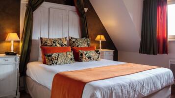 Quarto triplo conforto | Roupas de cama premium, cortinas blackout, Wi-Fi de cortesia