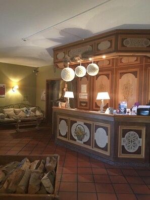 Lobby - The Originals Relais, Le Verger des Châteaux (Dieffenthal)