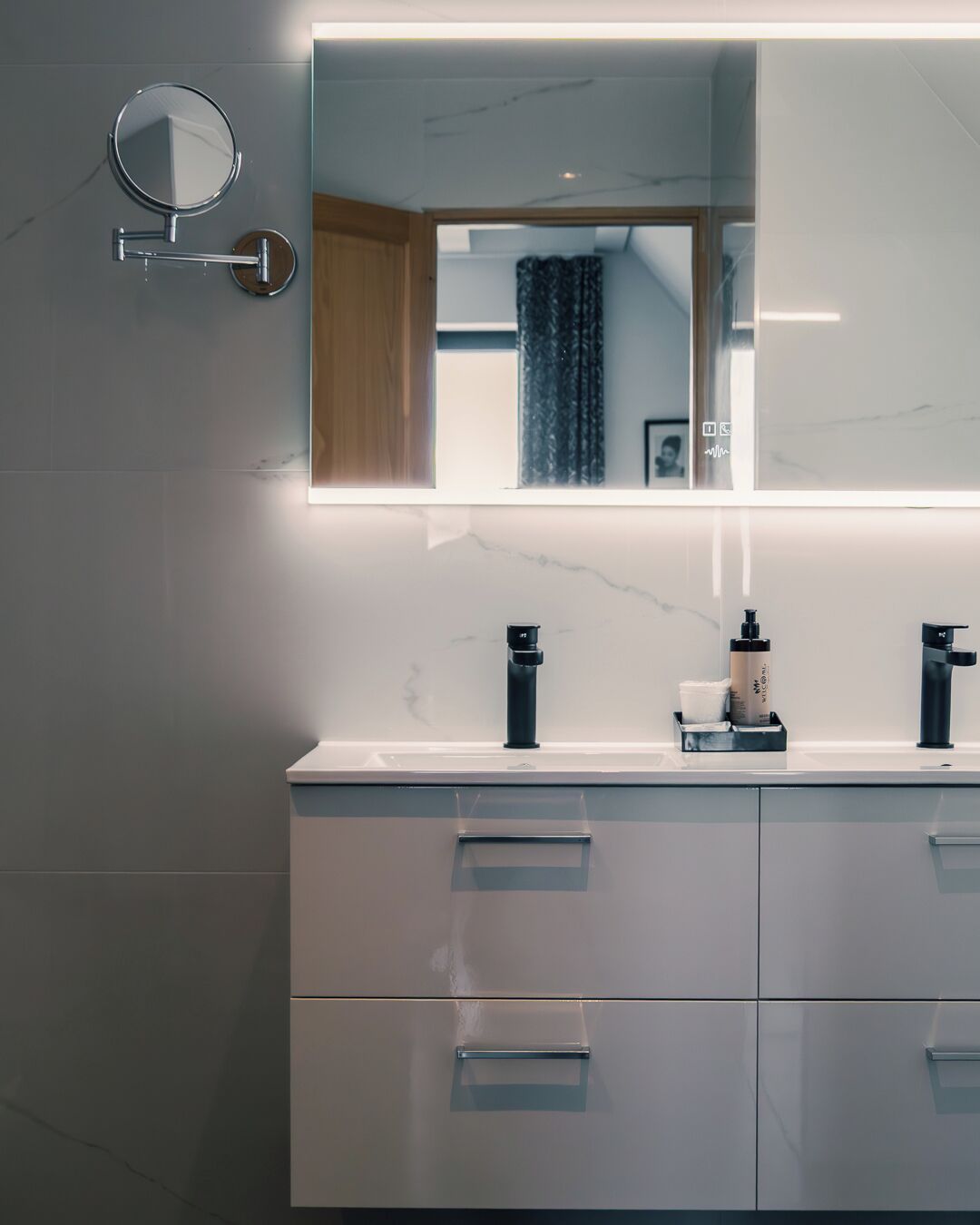 prestige double room | bathroom | deep-soaking bathtub, free toiletries, hair dryer, towels