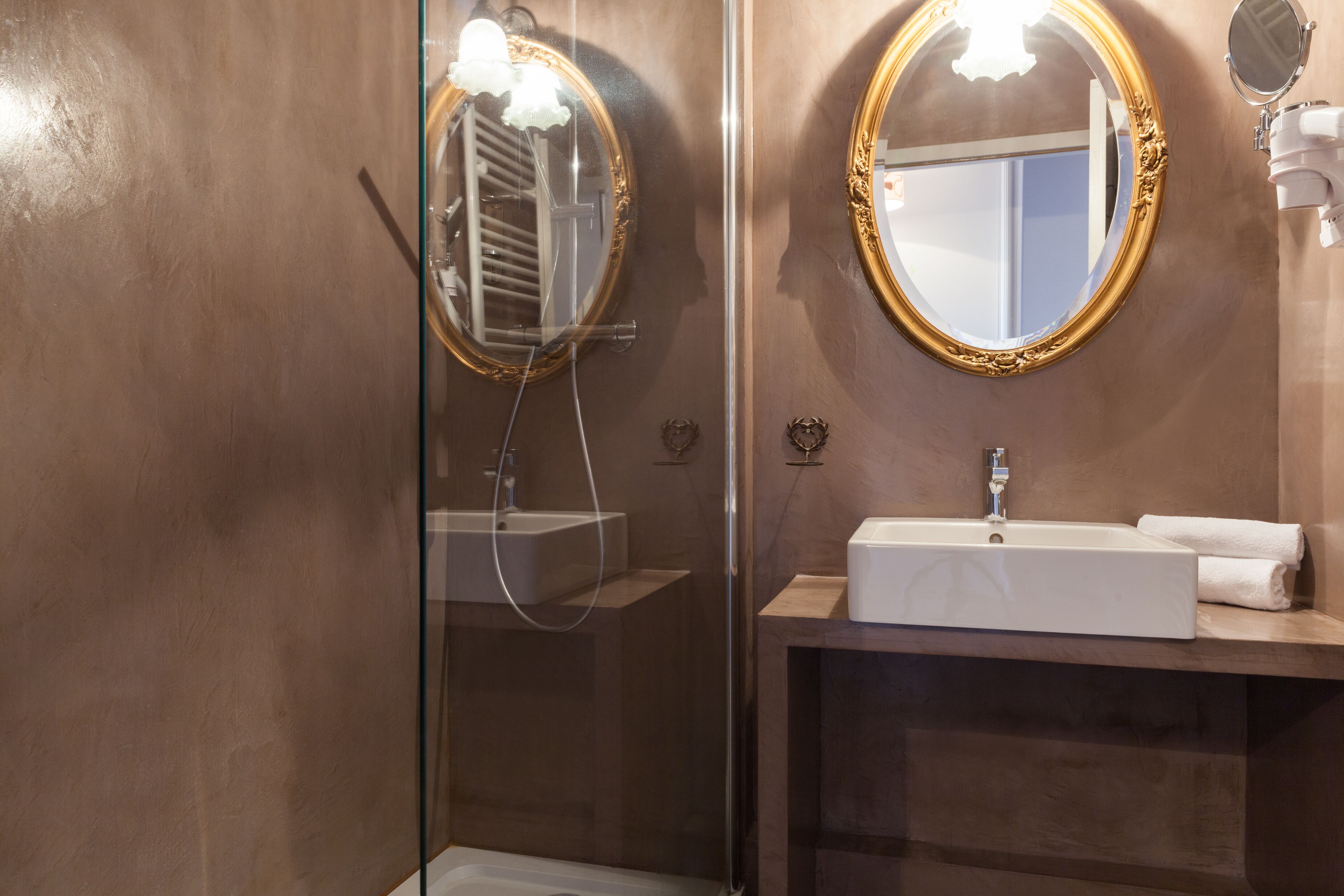 deep-soaking bathtub, free toiletries, hair dryer, towels