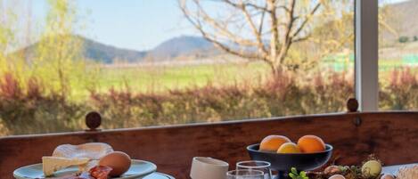 Breakfast area