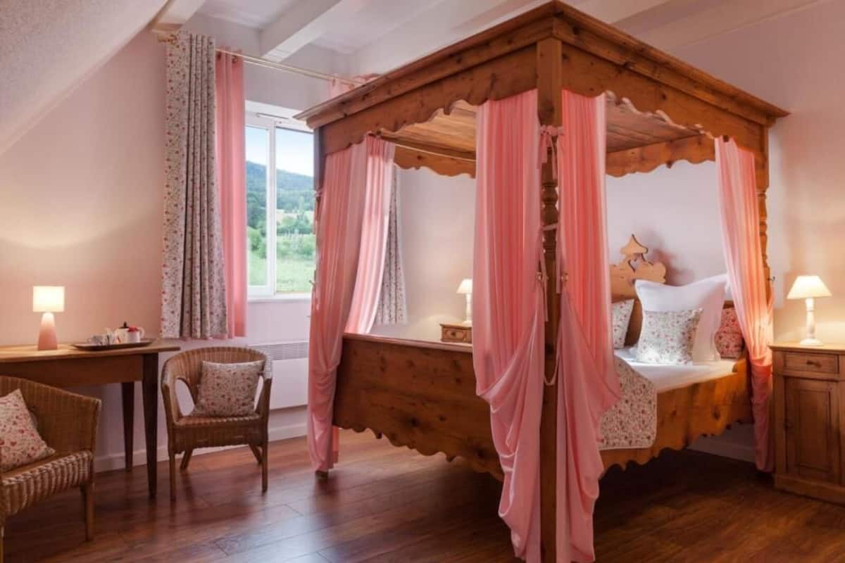 Suite for 2 to 4 people with vineyard view | 다리미/다리미판, 무료 유아용 침대, 무료 WiFi, 침대 시트