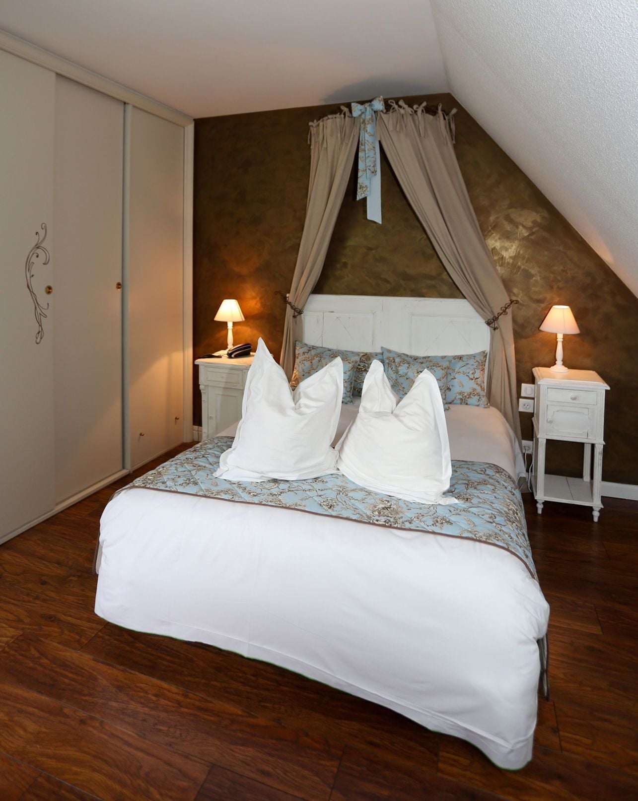 Iron/ironing board, free cots/infant beds, free WiFi, bed sheets