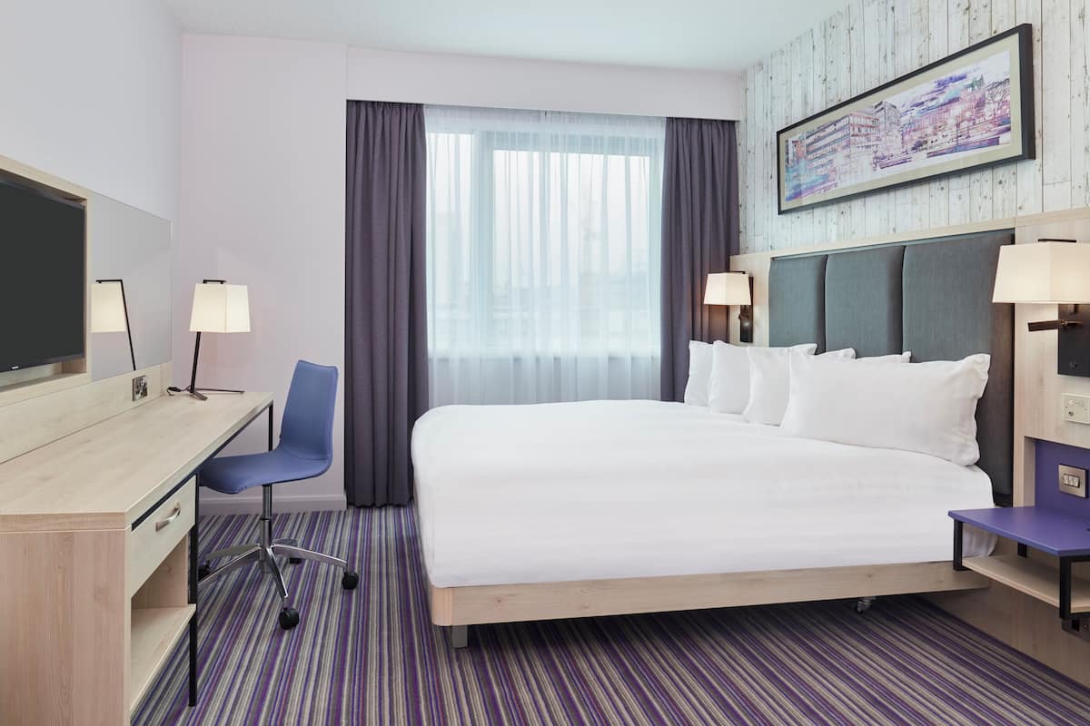 Executive Room | Meja, ruang kerja komputer riba, langsir/tirai gelap terus 