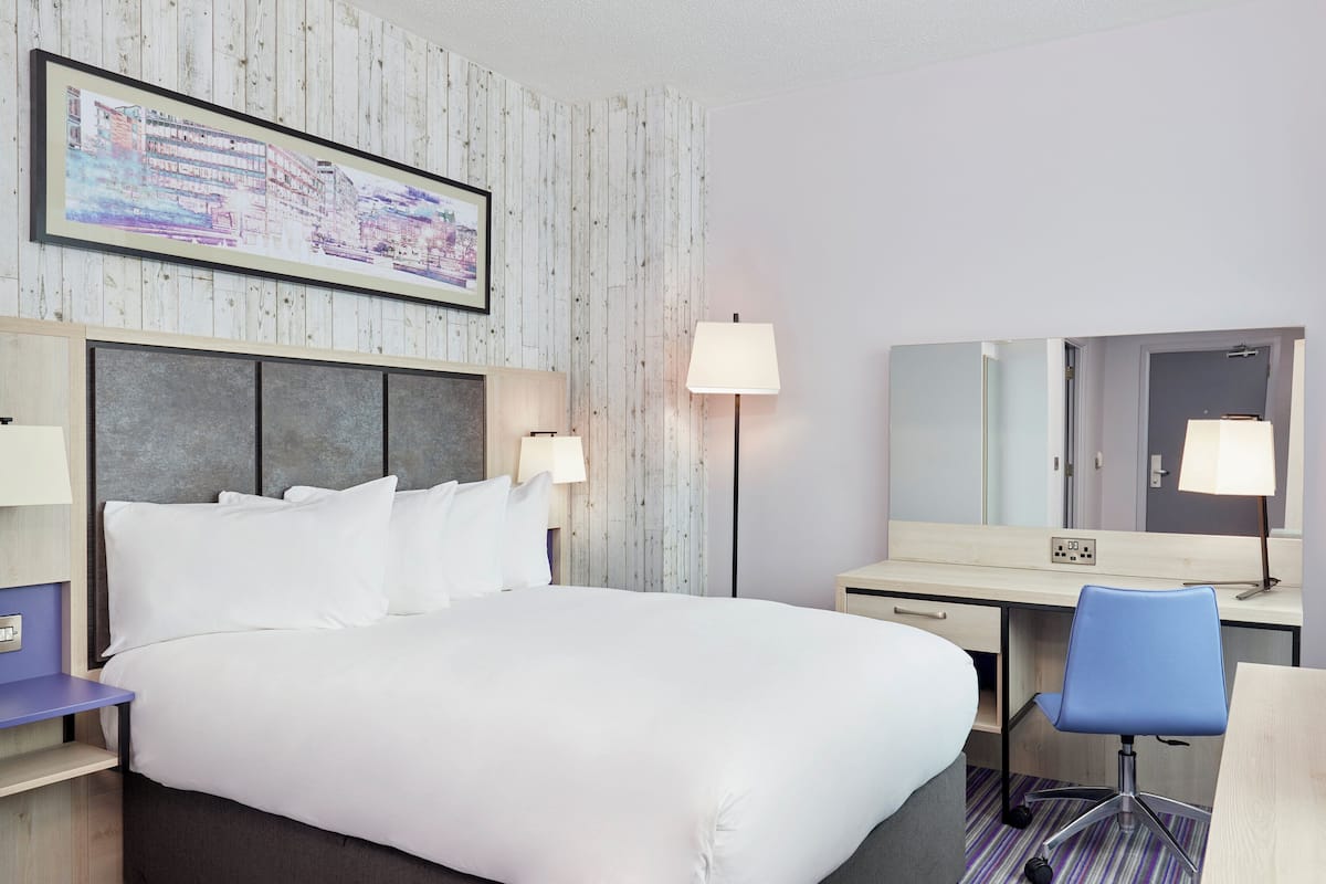 Standard Double Room | Desk, blackout curtains, iron/ironing board, free WiFi