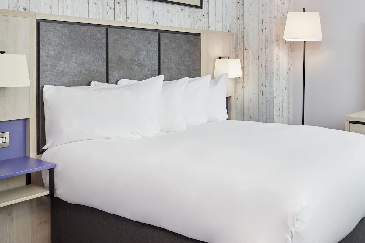 Desk, blackout drapes, iron/ironing board, free WiFi