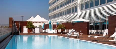 Sæsonbestemt udendørs pool