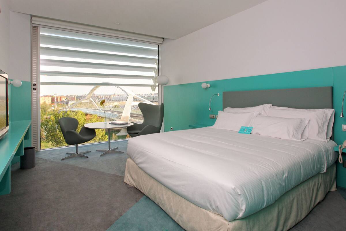 minibar, in-room safe, desk, soundproofing