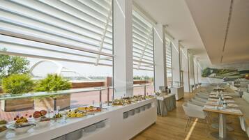 Daily buffet breakfast for a fee