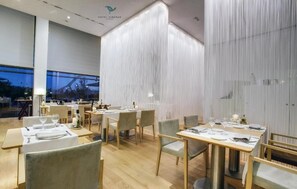 Dining - Hotel Hiberus (Zaragoza)