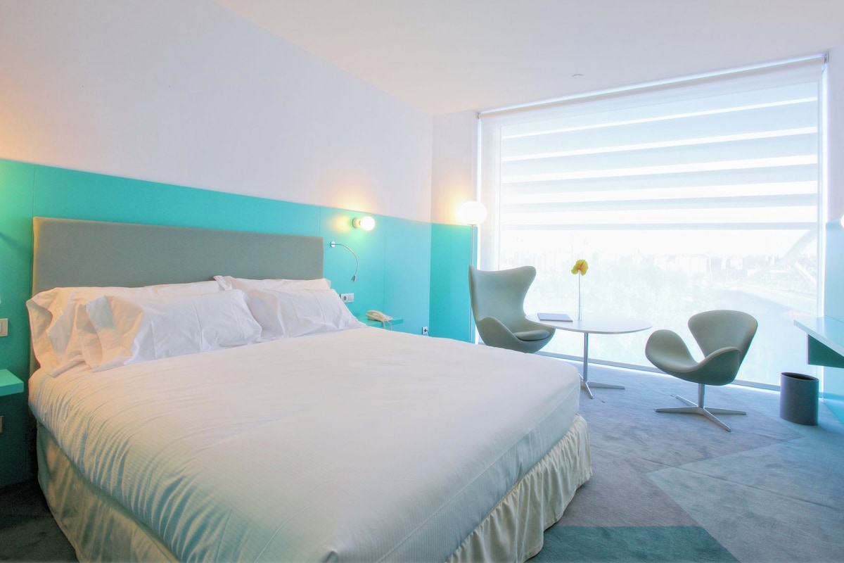 Minibar, in-room safe, desk, soundproofing