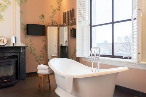 Romantic Suite, River View | Bathroom | Eco-friendly toiletries, hair dryer, bathrobes, slippers