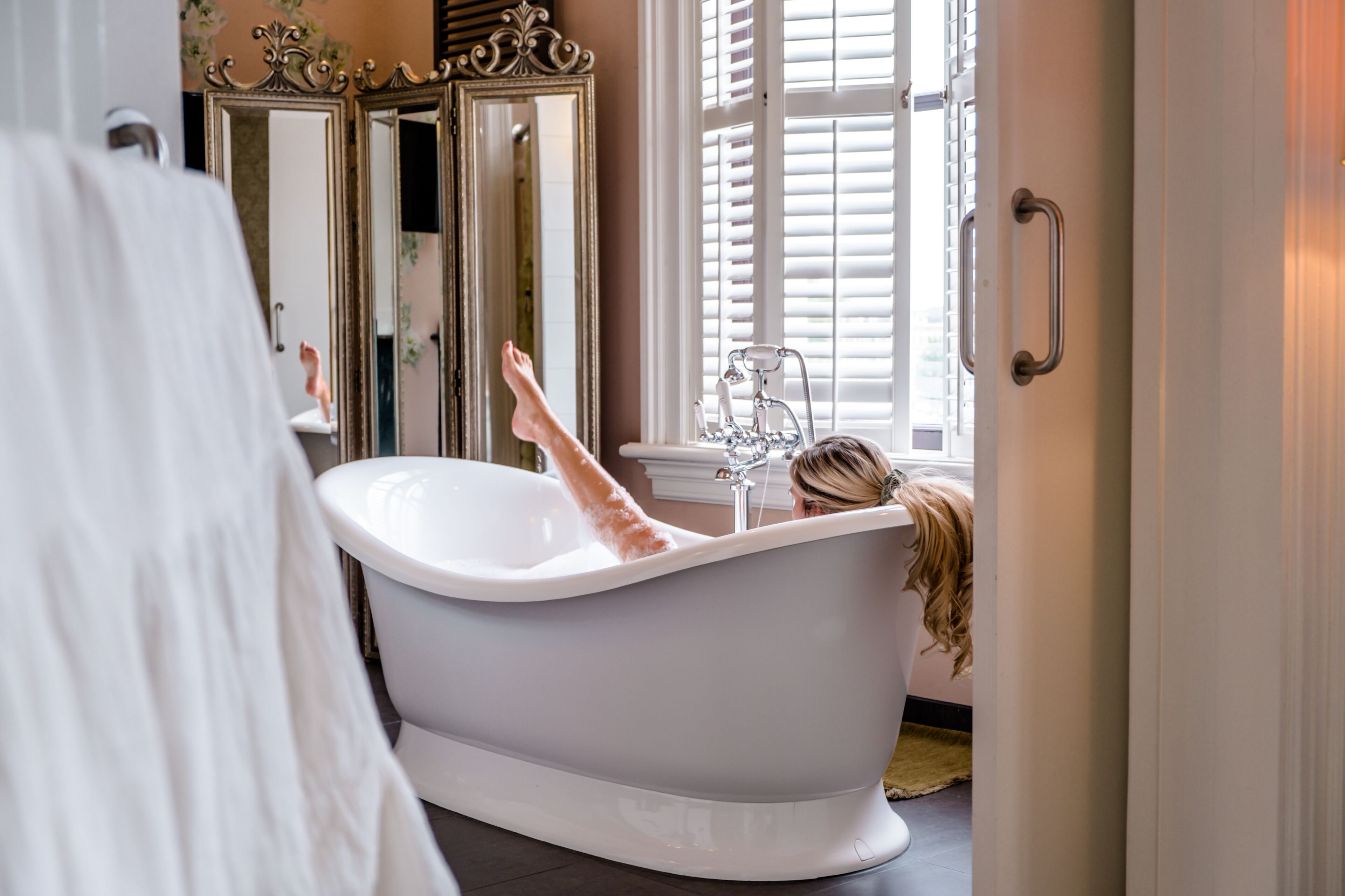 suite | 1 bedroom, premium bedding, minibar, in-room safe