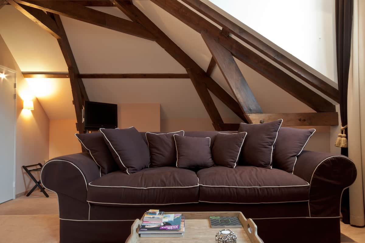 Junior Suite, Kitchen | Premium bedding, minibar, in-room safe, desk