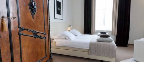 Romantic Suite, River View | Premium bedding, minibar, in-room safe, individually decorated