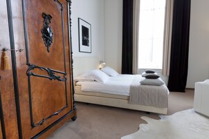 Ropa de cama de alta calidad y minibar 