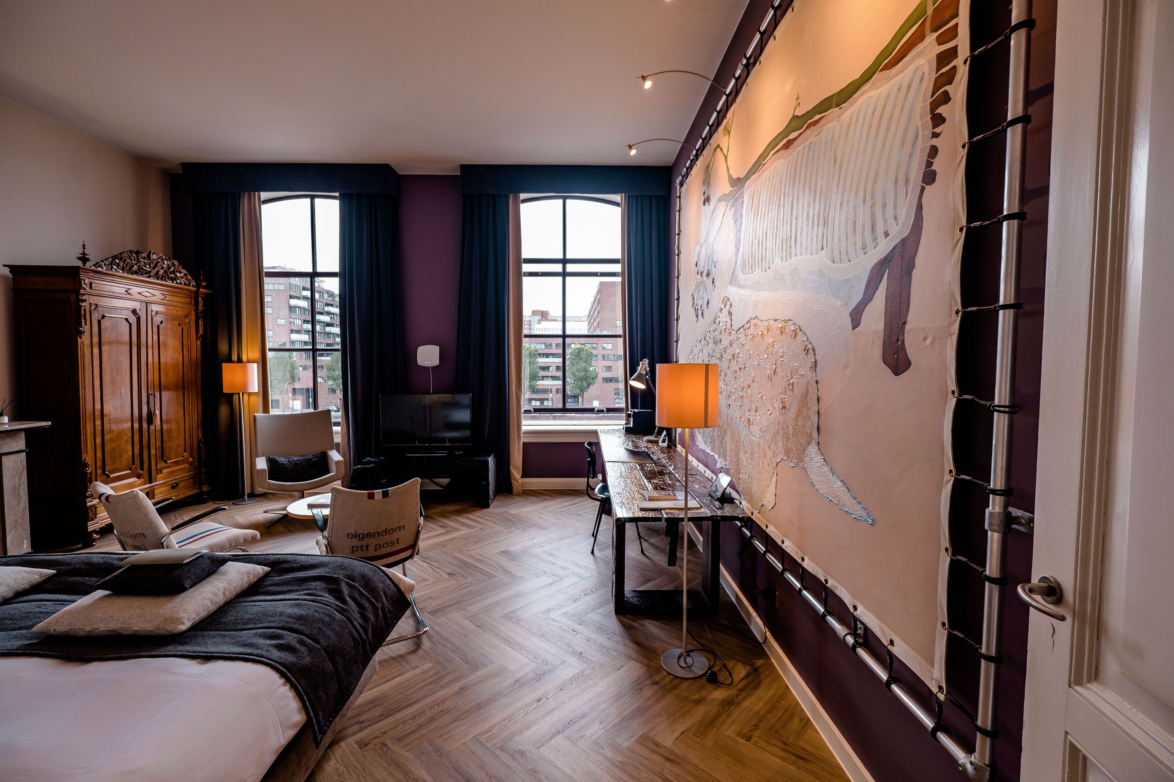 suite | 1 bedroom, premium bedding, minibar, in-room safe