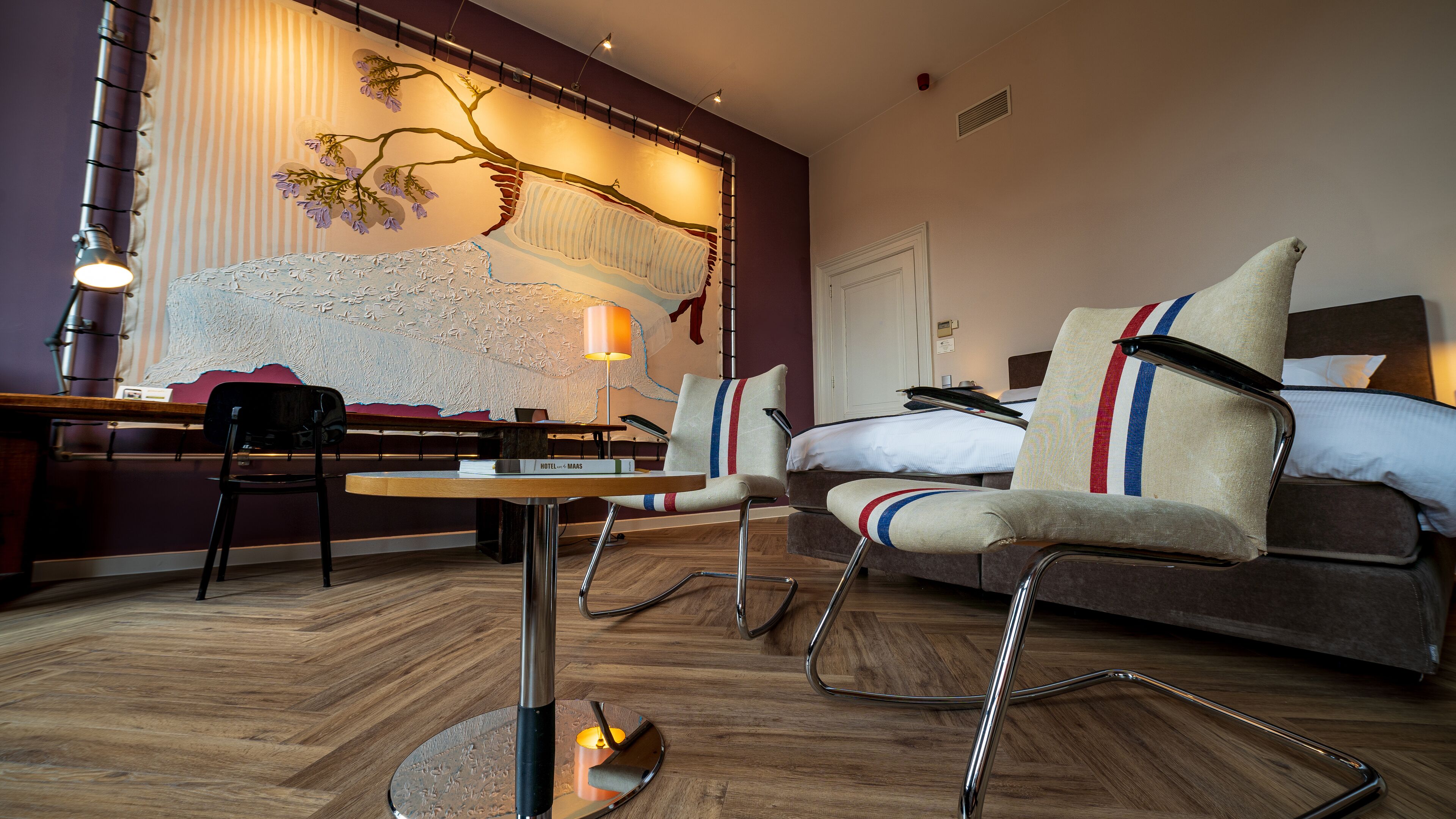 suite | 1 bedroom, premium bedding, minibar, in-room safe