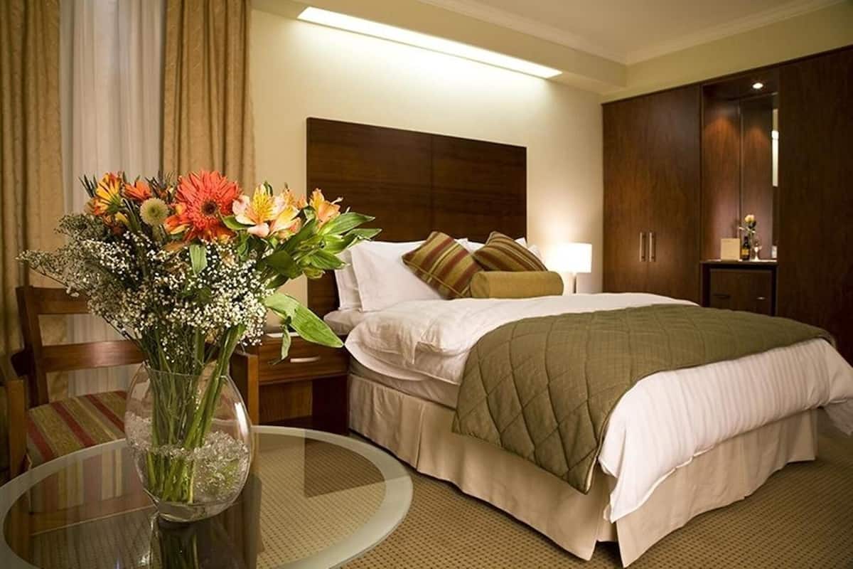 1 bedroom, in-room safe, desk, iron/ironing board