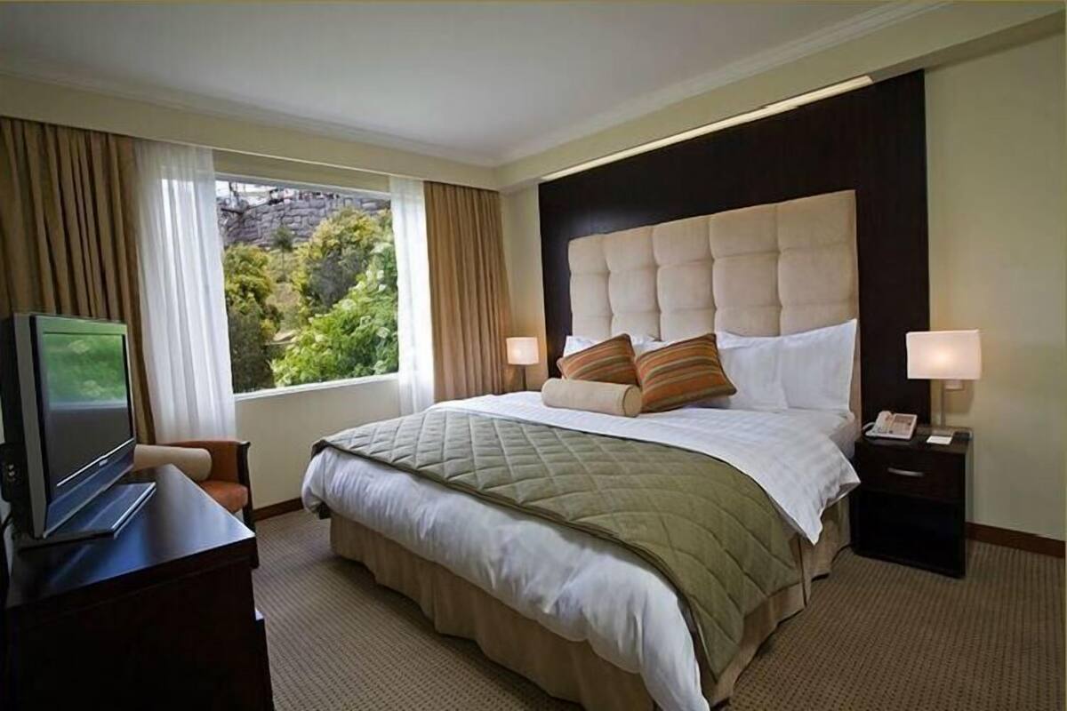 In-room safe, desk, iron/ironing board, free WiFi