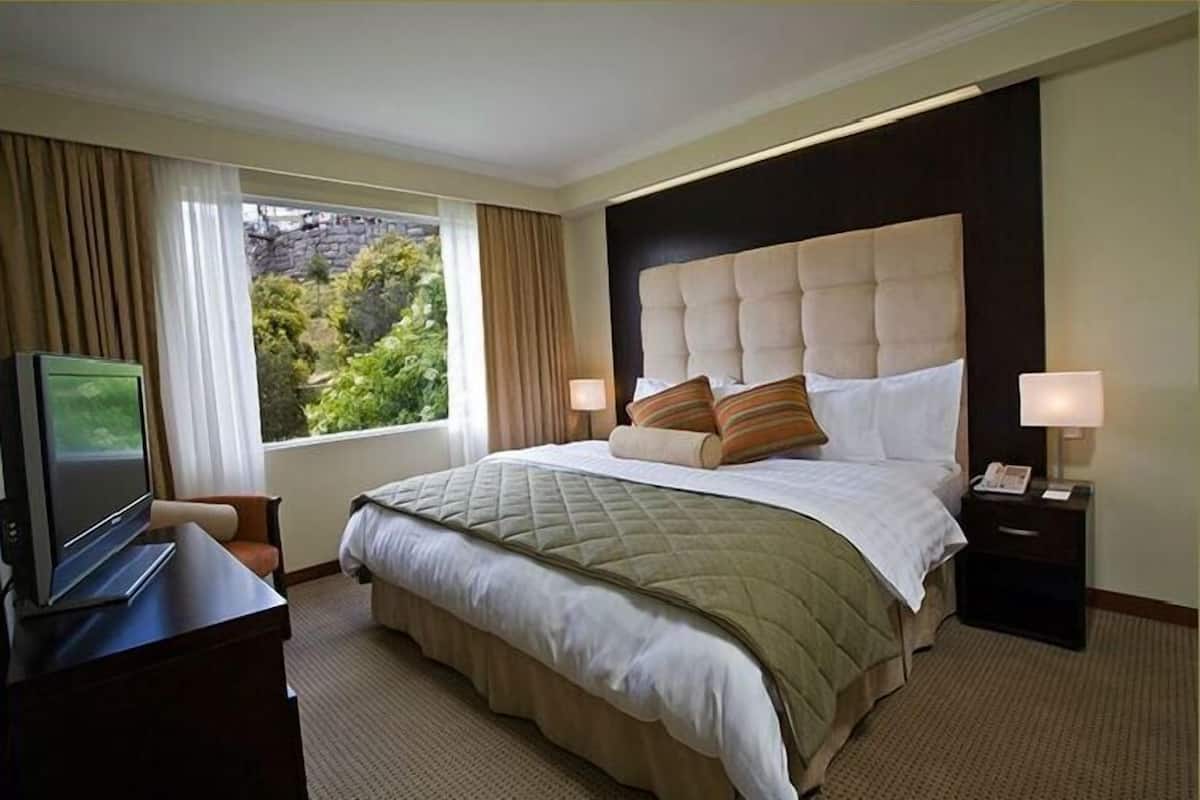 1 bedroom, in-room safe, desk, iron/ironing board