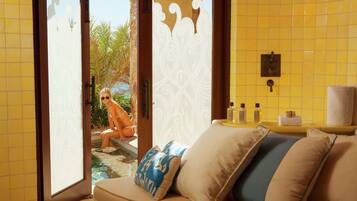 TV, fireplace, pay films