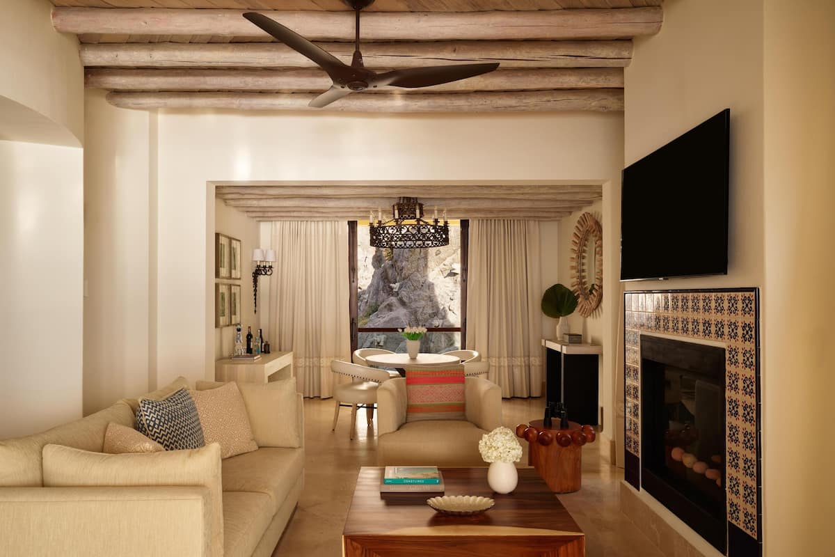 Ocean View Suite with Plunge Pool - King Bedroom | Egyptian cotton sheets, premium bedding, pillow-top beds, minibar