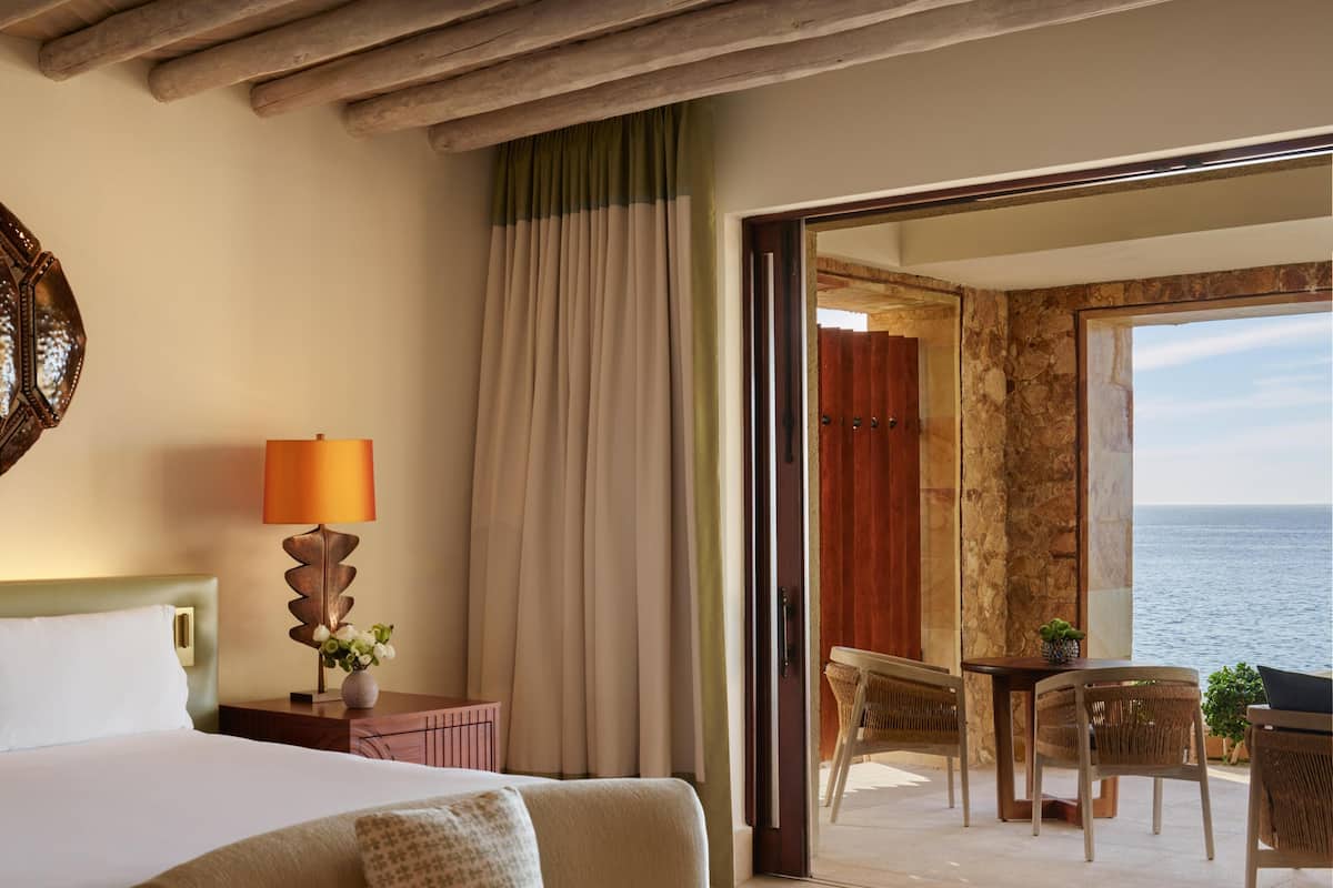 King Junior Suite with Plunge Pool | Egyptian cotton sheets, premium bedding, pillowtop beds, minibar