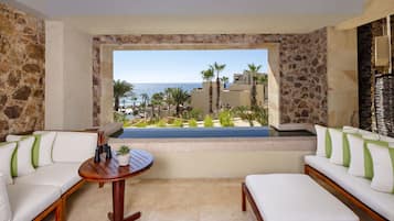 King Costal View with Plunge Pool | Egyptian cotton sheets, premium bedding, pillowtop beds, minibar