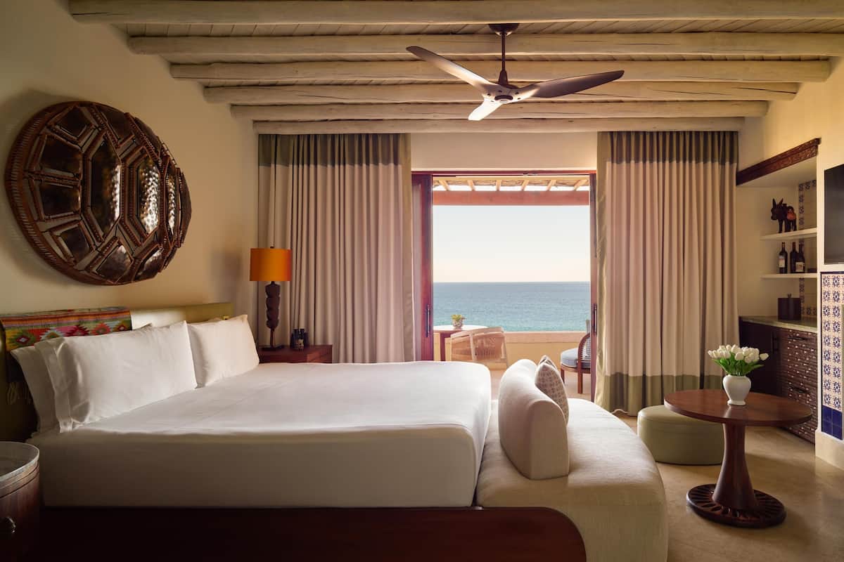 Ocean View Vista with Plunge Pool - King Bedroom | Egyptian cotton sheets, premium bedding, pillowtop beds, minibar