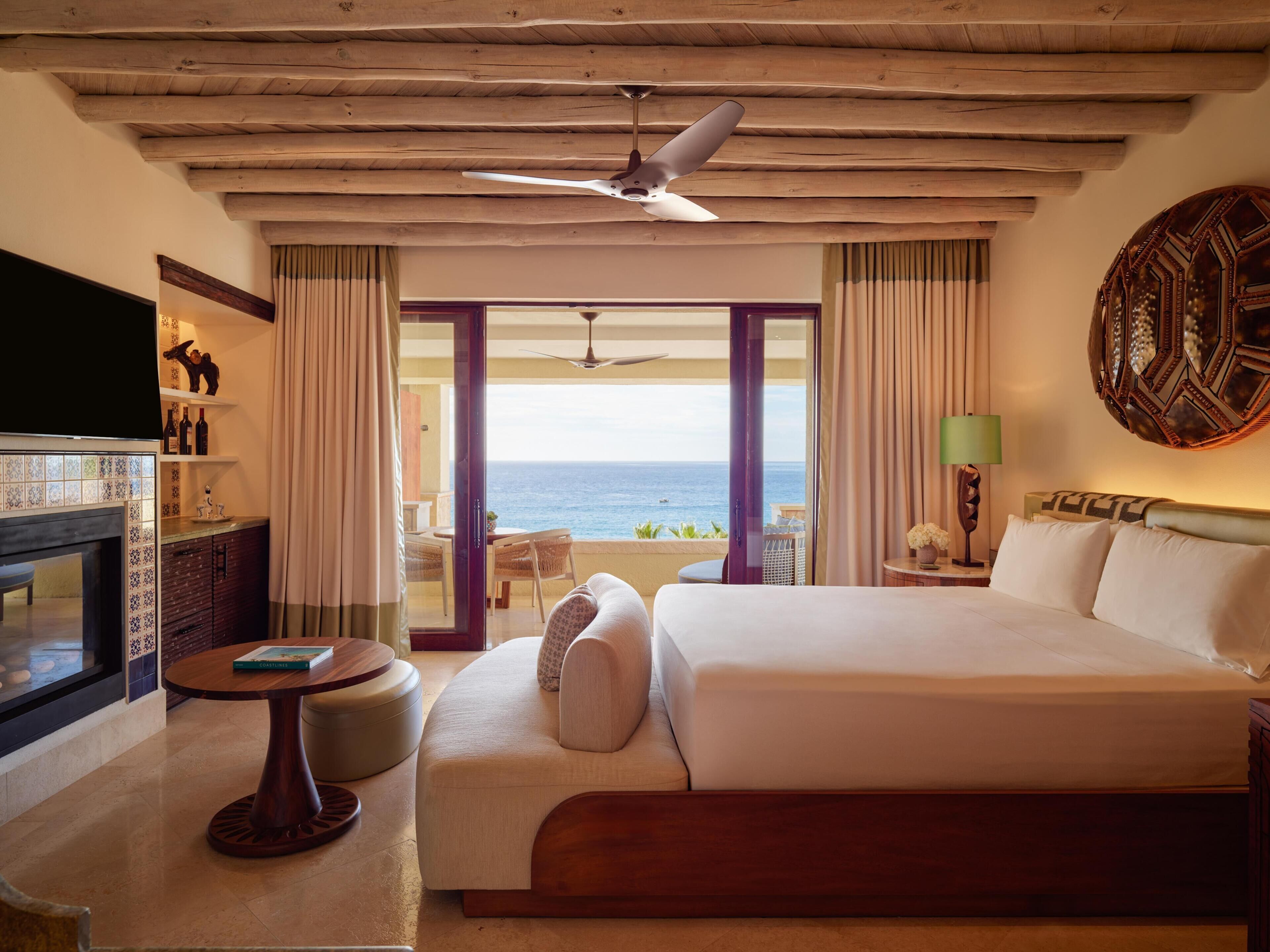 King Terraza Ocean View with Plunge Pool | Egyptian cotton sheets, premium bedding, pillow-top beds, minibar