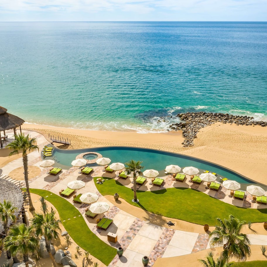 3 outdoor pools, pool umbrellas, sun loungers