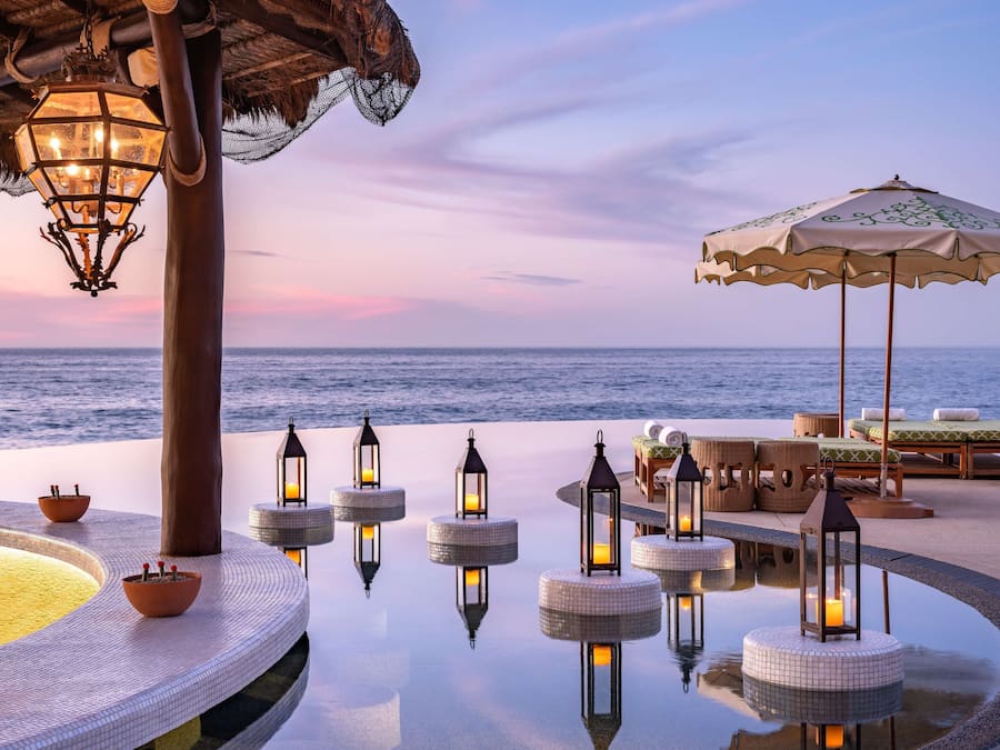 3 outdoor pools, pool umbrellas, sun loungers